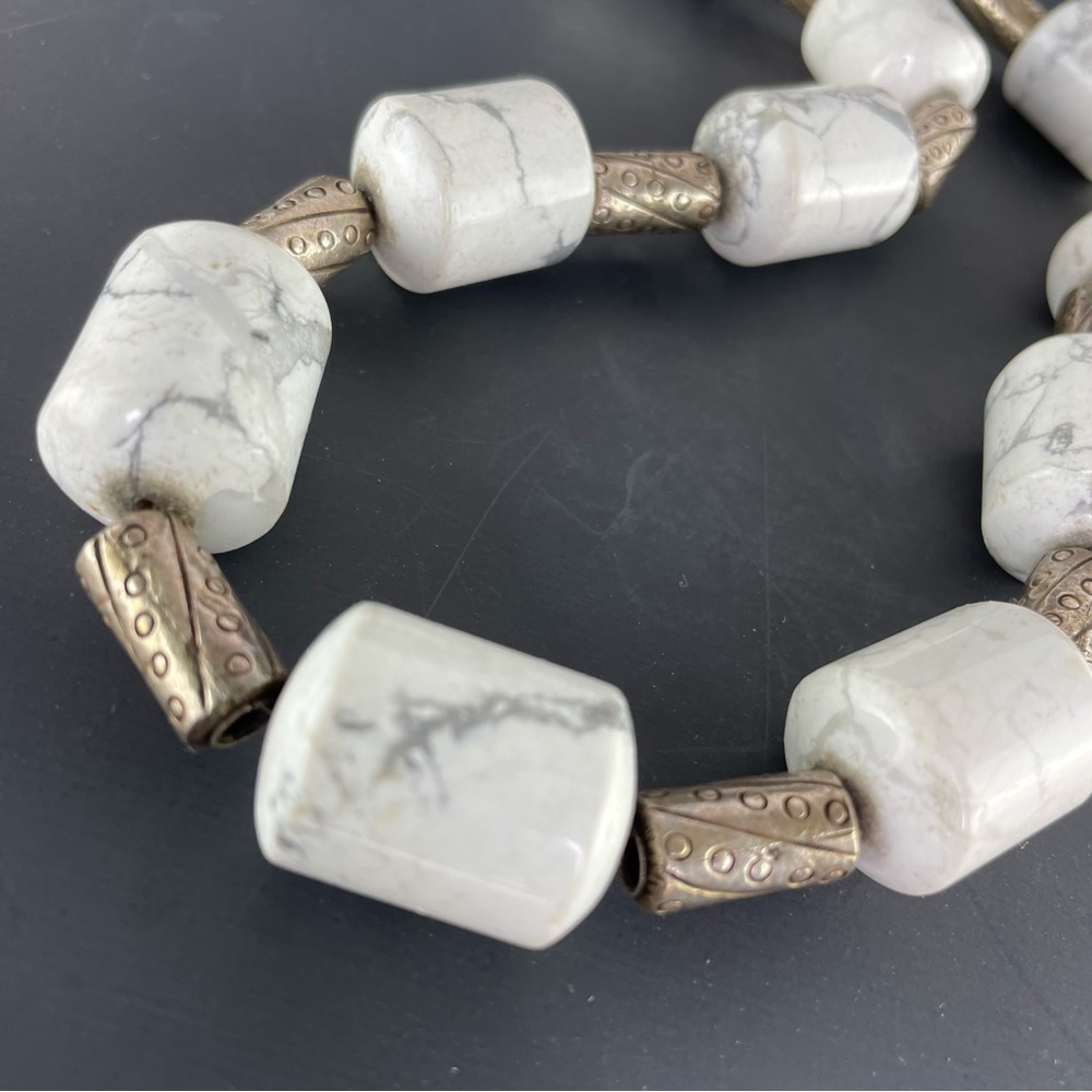 Rare Vintage Necklace - John Beeman Jewelry Design - Howlite and Silver Beads